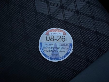 2024 Volkswagen Tiguan R-LINE 2.0 TDI AUTO 150HP BLACK EDITION €49,950 thumbnail