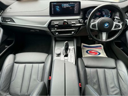 2022 BMW 5 Series - thumbnail 11