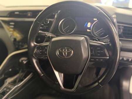 2020 Toyota Camry - thumbnail 9