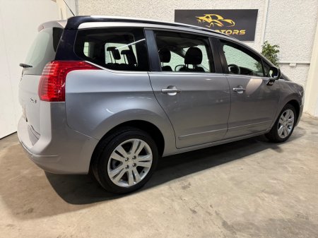 2016 Peugeot 5008 - thumbnail 7