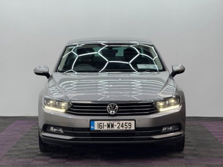 2016 Volkswagen Passat - view 2