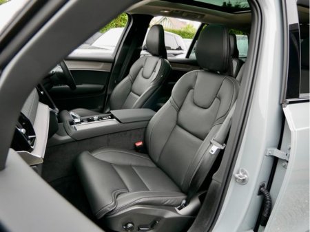 2026 Volvo XC90 - thumbnail 17