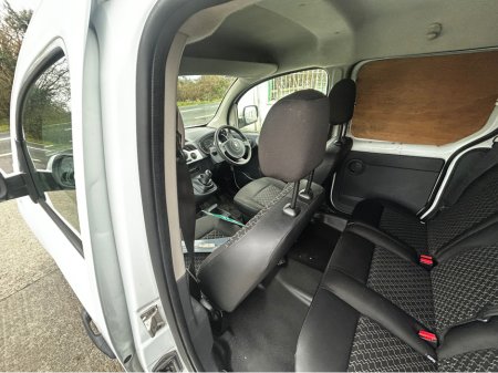 2012 Renault Kangoo 1.5 MAXI LL DCI 90 6DR 5 SEATER  CREWCAB €3,250 thumbnail