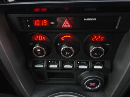 2012 Toyota GT86 DBA-ZN6 €17,950 thumbnail