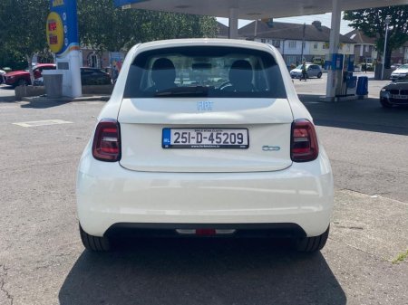 2025 Fiat 500e Icon EV 320km Range €19,950 thumbnail