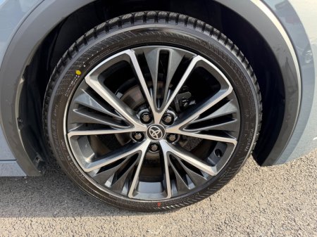 2023 Toyota Prius - thumbnail 13