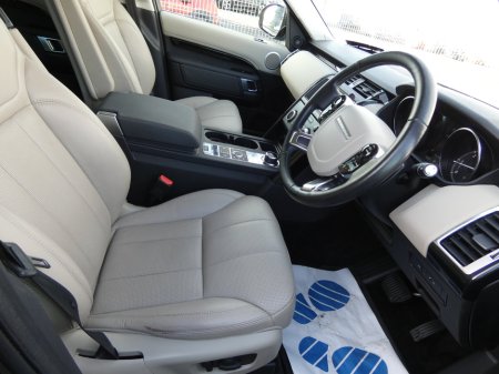 2020 Land Rover Discovery 2.0D SD4 240 PS 4WD Auto SE 7 Seat €34,950 thumbnail