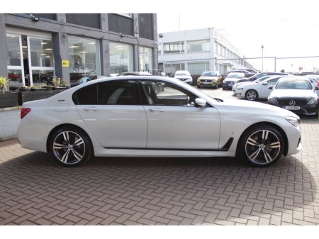 2019 BMW 7 Series - view 3