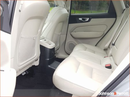 2023 Volvo XC60 T6 350hp AWD PHEV Plus Bright (Two Year Volvo Selekt Warranty + Two Year Volvo Service Plan) €49,900 thumbnail