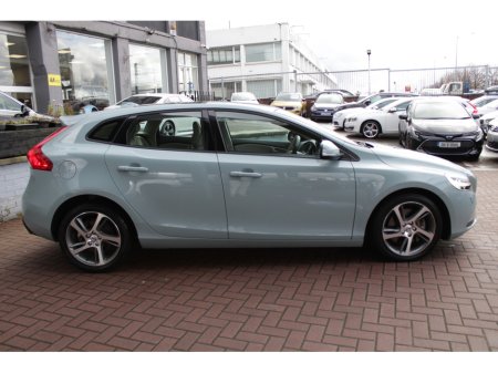 2017 Volvo V40 - thumbnail 3