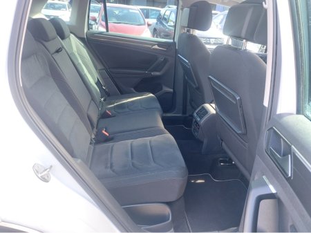 2018 Volkswagen Tiguan - thumbnail 4