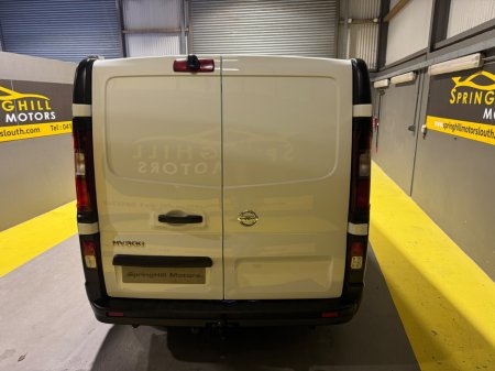 2020 Nissan NV300 - thumbnail 11