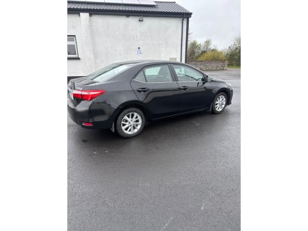 2016 Toyota Corolla - view 4