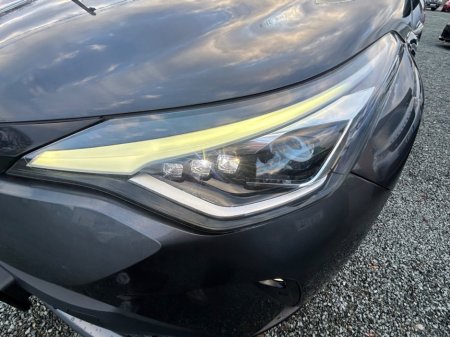 2023 Toyota C-HR 1.8 HYBRID SOL €24,850 thumbnail