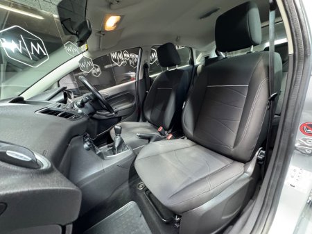 2013 Ford Fiesta - thumbnail 19