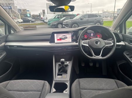 2023 Volkswagen Golf 2.0 TDI 115HP Life €24,975 thumbnail