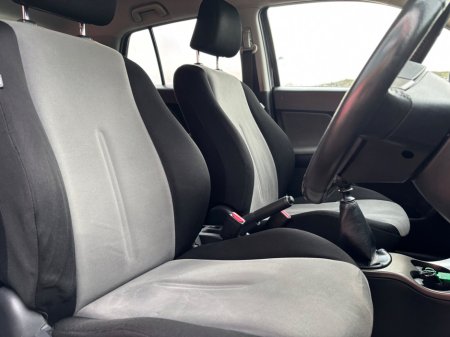 2011 Toyota Urban Cruiser - thumbnail 5