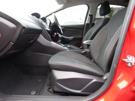 2016 Ford Focus 1.0 Zetec Ecoboost 100PS 5DR €9,950 thumbnail