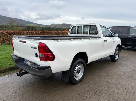 2016 Toyota Hilux - thumbnail 8