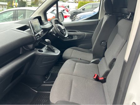 2021 Peugeot Partner PROFESSIONAL L1 5DR €10,900 thumbnail