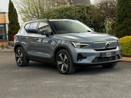 2022 Volvo XC40 - thumbnail 1