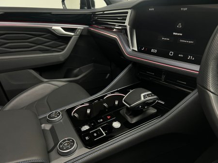 2025 Volkswagen Touareg - thumbnail 23