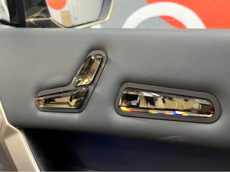 2023 BMW iX - thumbnail 11