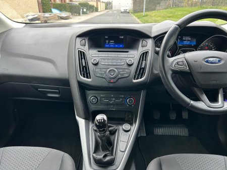 2016 Ford Focus - thumbnail 20