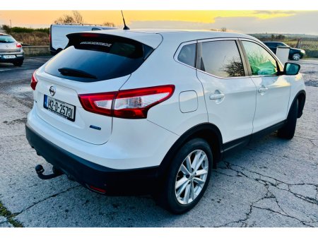 2014 Nissan Qashqai  €7,995 thumbnail