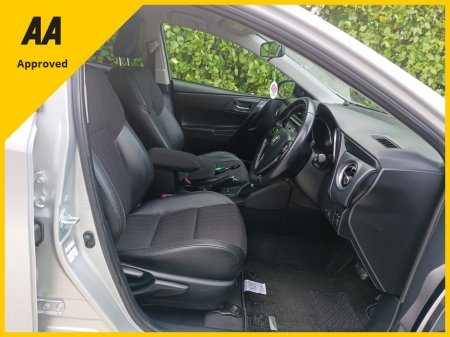 2016 Toyota Auris 1.8 PETROL HYBRID HALF LEATHER INTERIOR IMMACULATE INSIDE WITH ONLY 27,404kms COMPREHENSIVE SERVICE HISTORY (10 STAMPS) REVERSE CAMERA TOUCH SCREEN RADIO APPLE CARPLAY&ANDROIDAUTO FACTORY IMMOBILISER €16,795 thumbnail