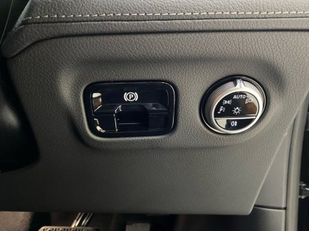 2025 Mercedes-Benz EQE - thumbnail 22