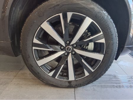 2025 Volvo XC90 T8 PHEV AWD AUTO PLUS - New Model - 7 Seats - Pan Roof - Black Leather - thumbnail