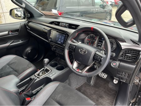 2024 Toyota Hilux - thumbnail 14