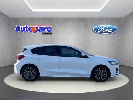2023 Ford Focus - thumbnail 8