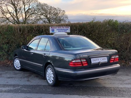 2000 Mercedes-Benz E Class E 200 KOMPRESSOR 4DR AUTO €4,000