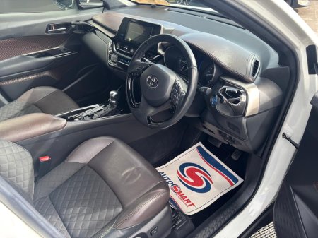 2017 Toyota C-HR - thumbnail 3