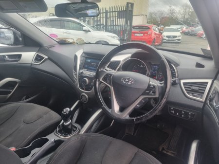 2013 Hyundai Veloster - thumbnail 6