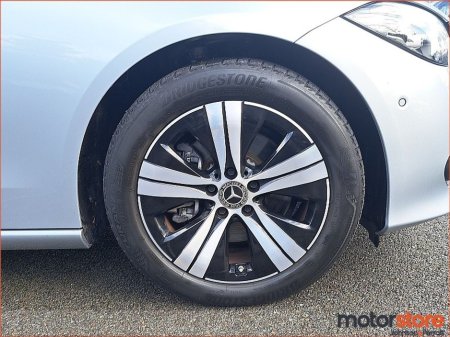 2022 Mercedes-Benz C Class C 200 A/T Avantgarde €41,900 thumbnail