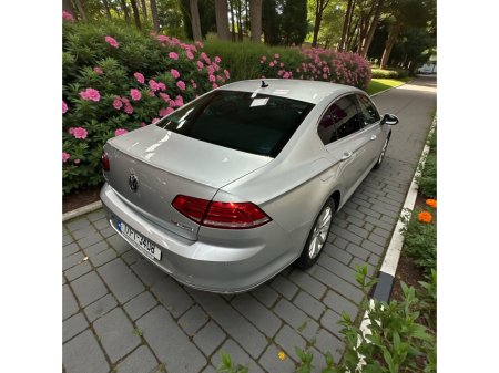 2017 Volkswagen Passat - thumbnail 18