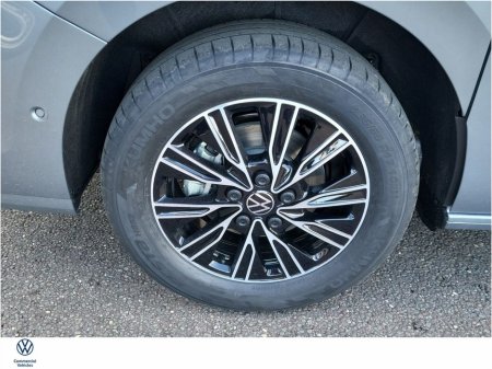 2026 Volkswagen Multivan STYLE PHEV 1.5TSI 245BHP PHEV LOH €79,000 thumbnail