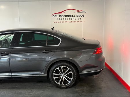 2019 Volkswagen Passat - thumbnail 11