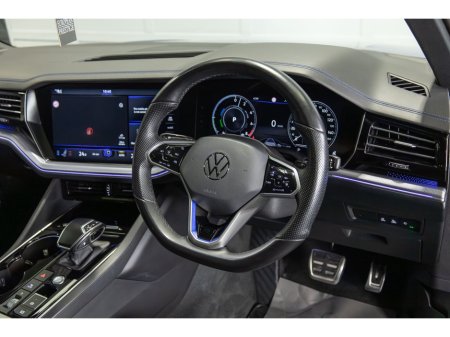 2021 Volkswagen Touareg - thumbnail 9
