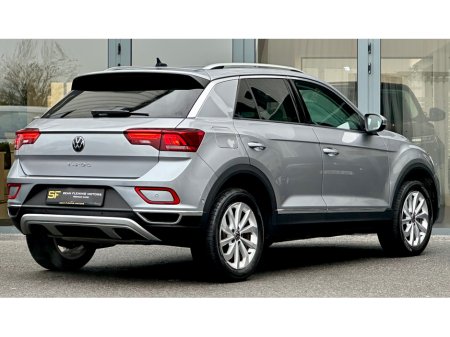2023 Volkswagen T-Roc ++JUST 6K KML++ STYLE 1.5 TSI D7F 150HP €34,950 thumbnail
