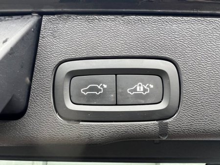 2023 Volvo XC60 - thumbnail 17