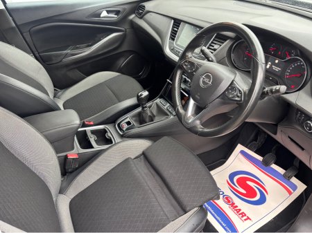 2019 Opel Grandland X SRI 1.5 I T 130PS 4 4DR thumbnail