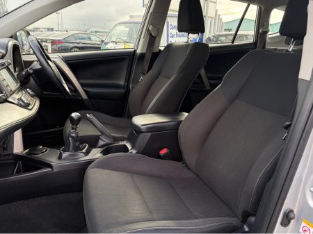 2015 Toyota Rav4 - thumbnail 8