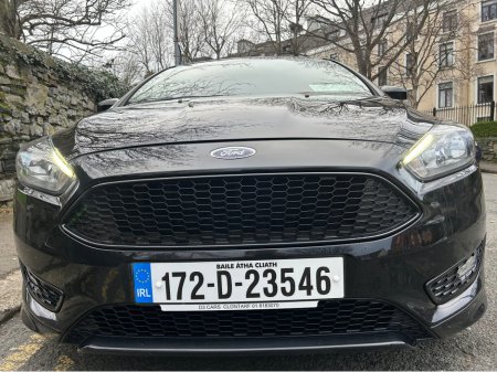 2017 Ford Focus - thumbnail 3