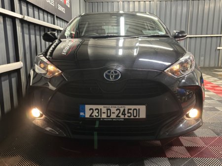 2023 Toyota Yaris 1.5 Hybrid 5Dr Luna €19,950 thumbnail