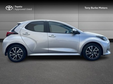 2023 Toyota Yaris - photo 3