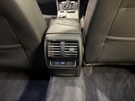 2019 Volkswagen Passat - thumbnail 12